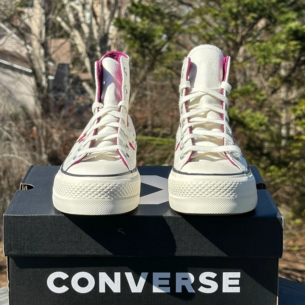 Converse Chuck Taylor Platform White Red Casual Sneaker Womens 6, Youth 4.5Y NEW